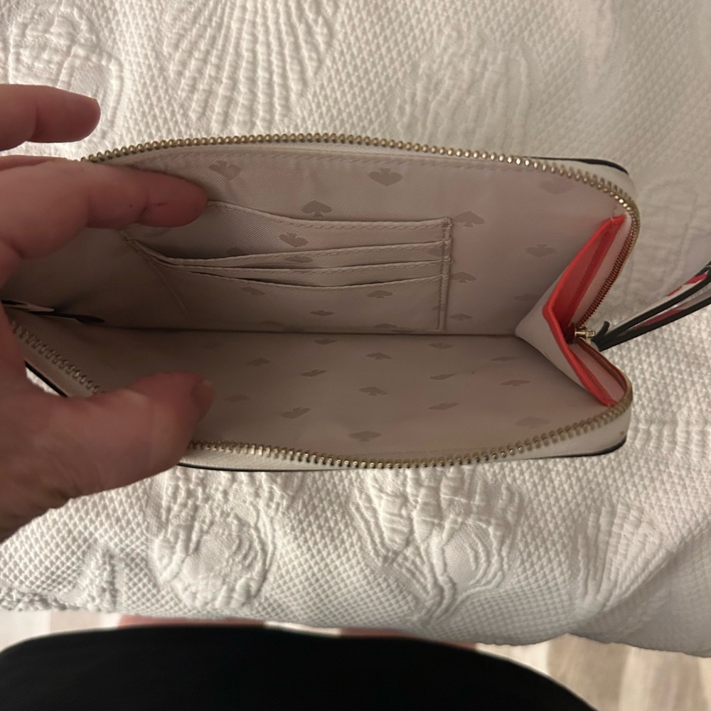 Kate Spade White and Red Wallets Floral Design - Picture 2 of 3